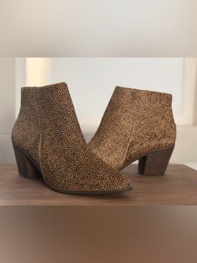 Lucky Brand Tan and Brown Speckled Ankle Booties